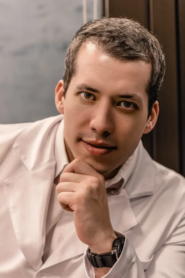 Dr. Caio Gomes Floriano